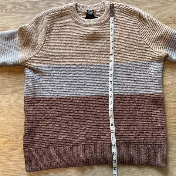 Motion Ribbed Chunky Knit Sweater - Picture 7 of 7